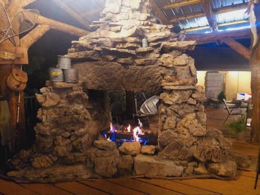 Stonegate Lodge 2 Queen Beds Fast Wifi 50In Tv Salt Water Pool Room # 305 Eureka Springs Eksteriør bilde