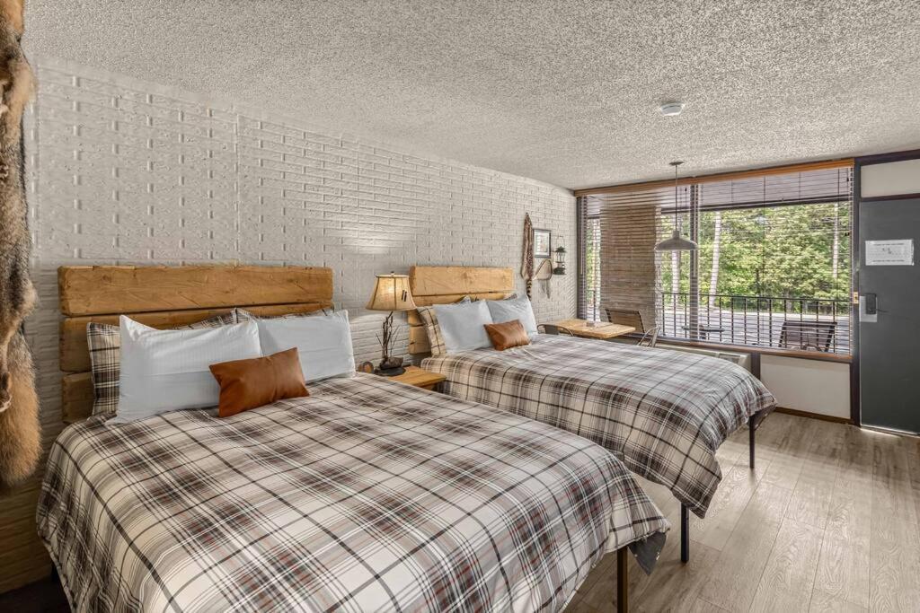 Stonegate Lodge 2 Queen Beds Fast Wifi 50In Tv Salt Water Pool Room # 305 Eureka Springs Eksteriør bilde